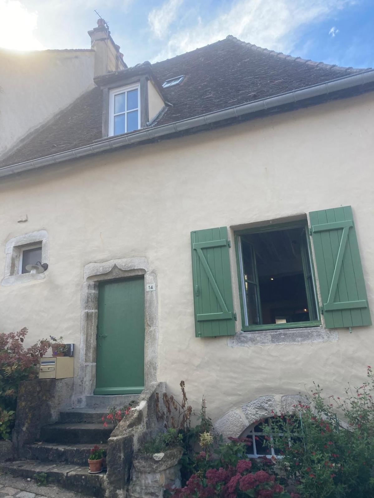Grande Maison A Semur En Plein Coeur Historique Esterno foto
